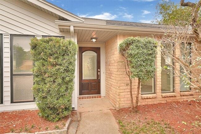 Building Photo - 8726 Wildforest Dr