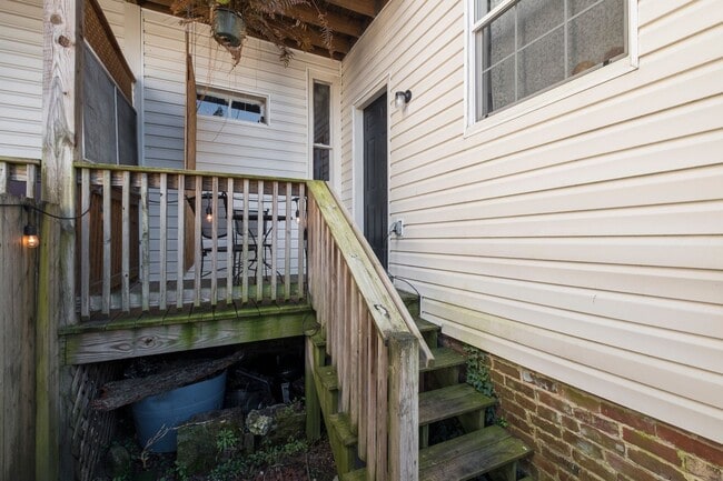 Building Photo - 2 BR/ 2 BA Historic Church Hill Home. Available February 10th!