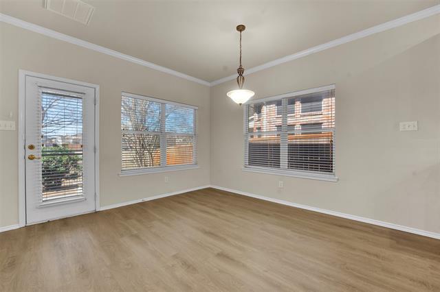 Building Photo - 8327 Robertson Dr