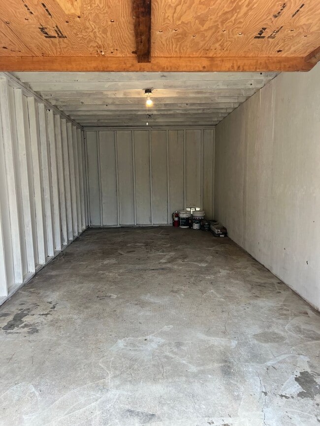 Building Photo - Coombs