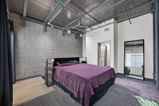 Building Photo - 4801 S Congress Ave