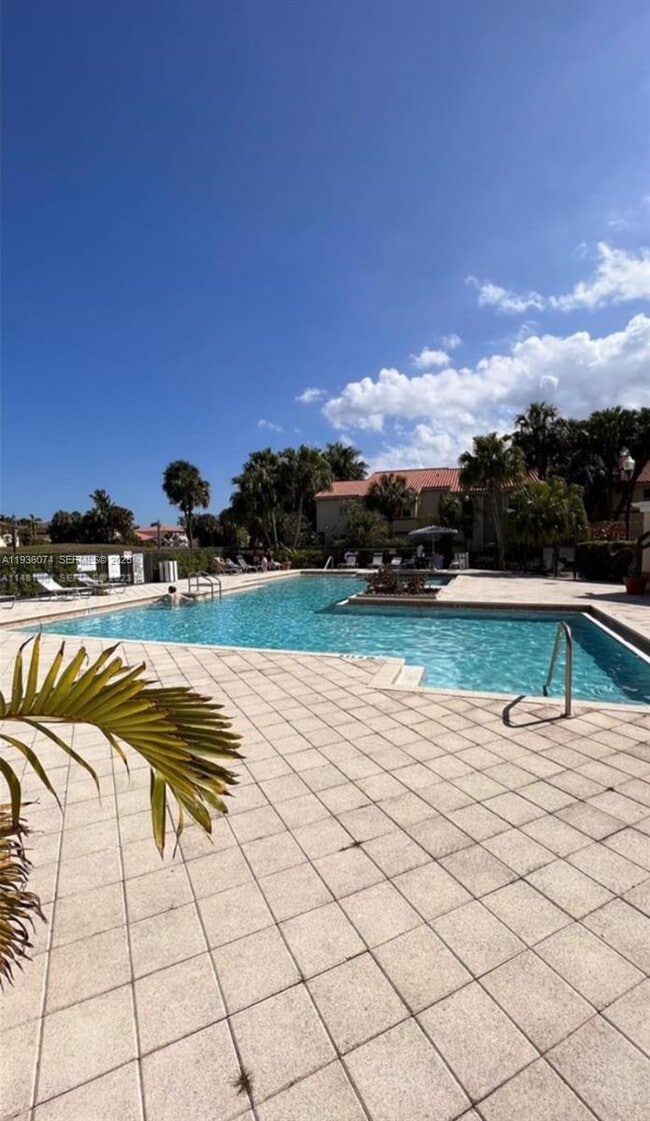 Building Photo - 3350 Pinewalk Dr N