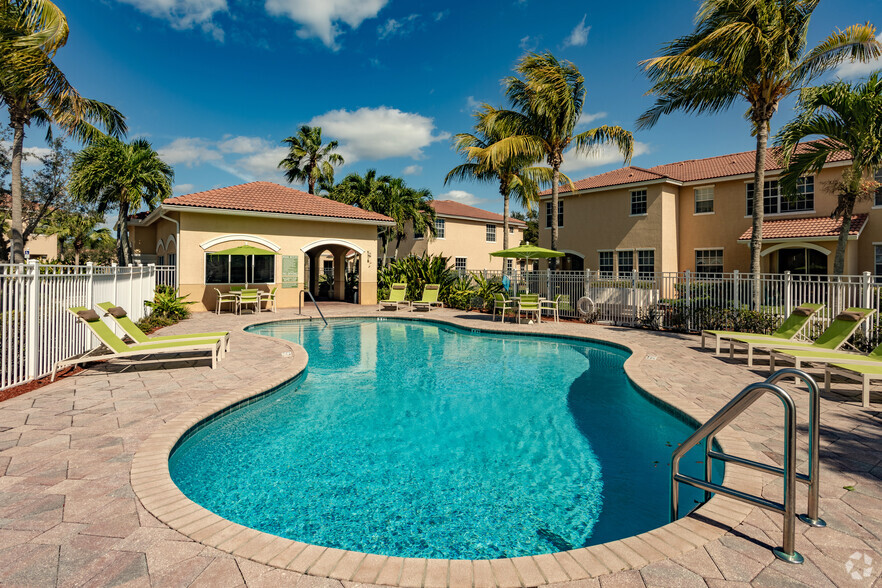 Pool - The Enclave at St. Lucie West