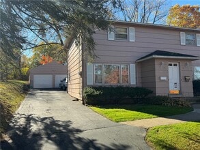 Building Photo - 16 Summit St