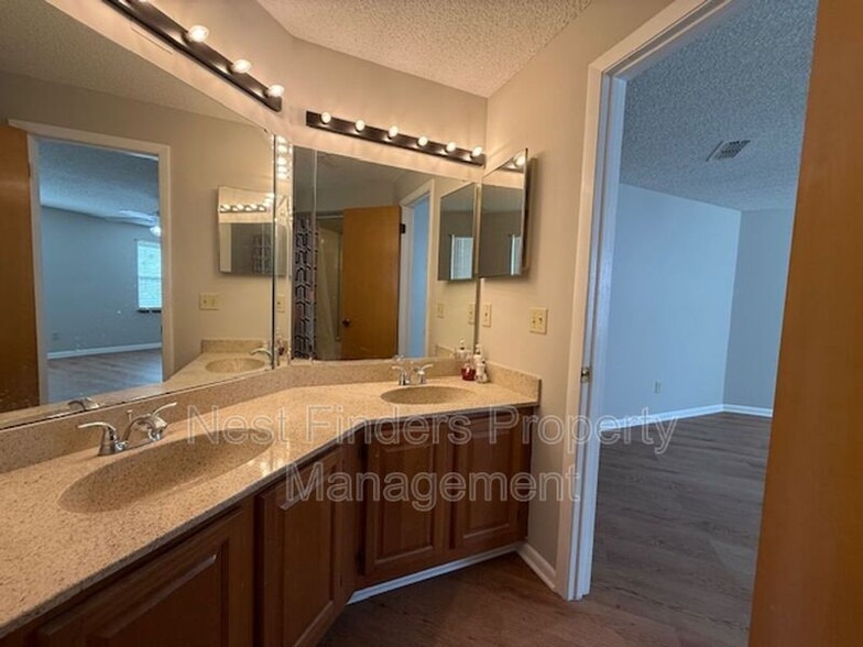 Building Photo - 11290 Southbury Pl