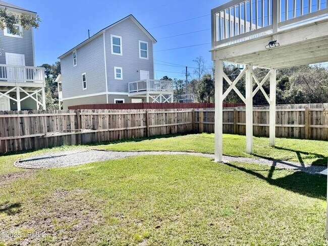 Building Photo - 23 Island Breeze Ln