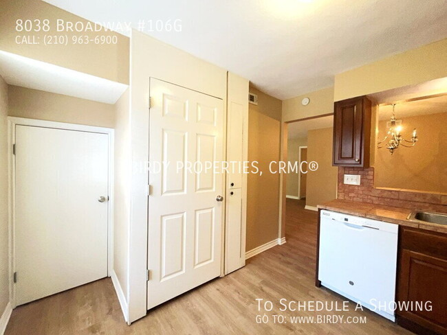 Building Photo - "Charming 2-Bed, 2-Bath Condo in Prime San...