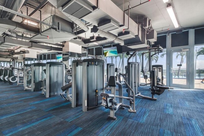 Building Photo - 601 NE 36th St