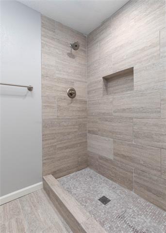 Building Photo - 2225 Park Hill Dr