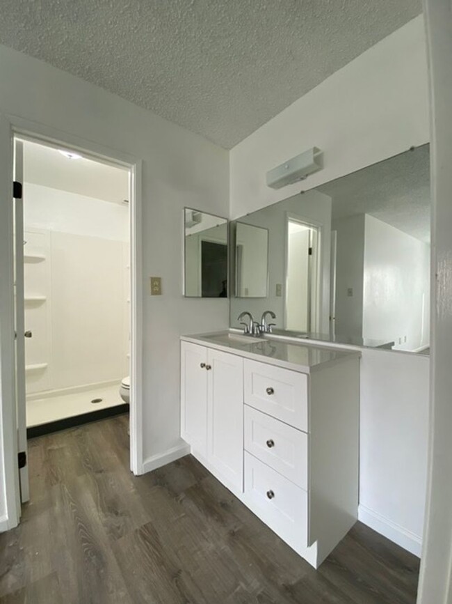 Building Photo - Completely Remodeled Colton Condo in Gated...