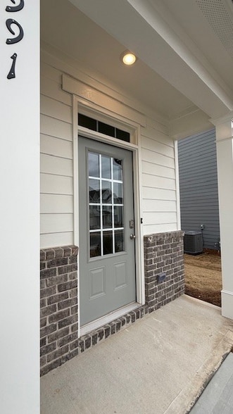 Building Photo - 991 Lost Creek Pkwy