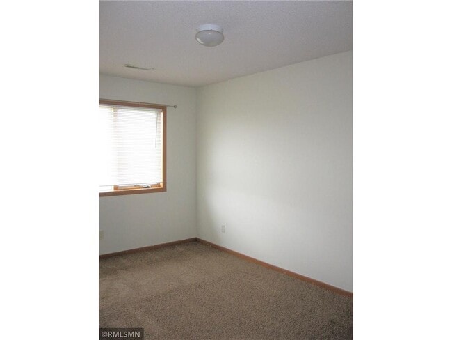 Building Photo - 626 W 8th St