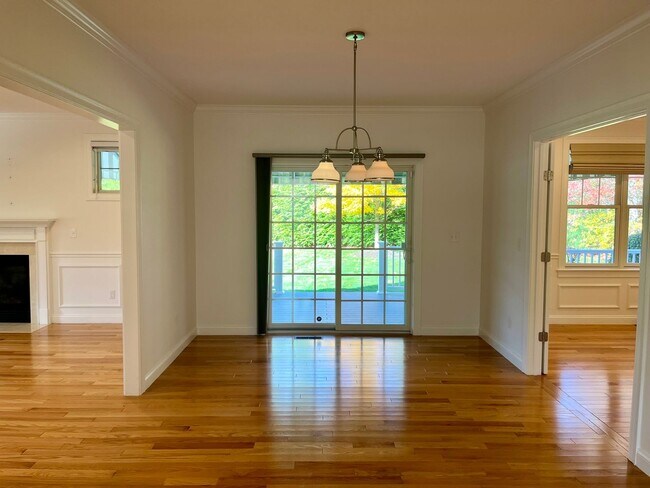 Building Photo - Lawton Lane Management