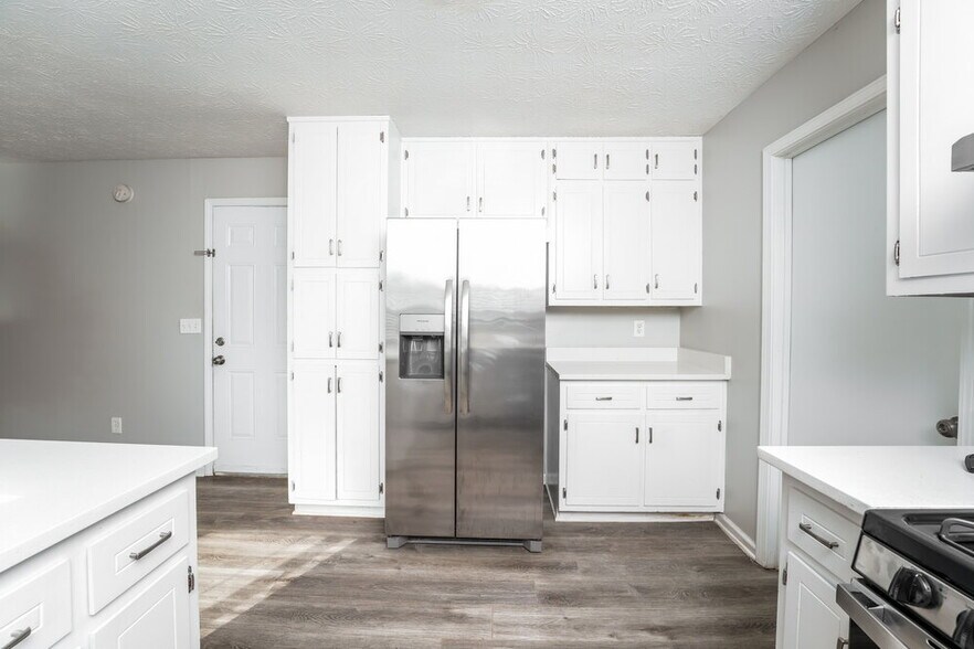 Building Photo - 2678 Porter Dr