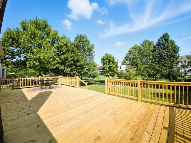 Building Photo - 4256 Landhigh Lakes Dr