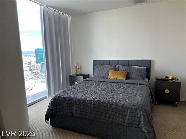 Building Photo - Beautiful 1-bed condo available at Veer