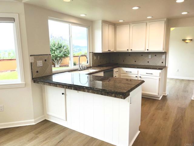 Building Photo - 1420 Tres Hermanas Way