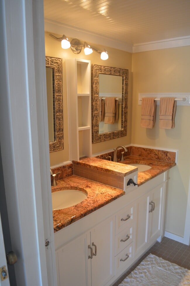 Building Photo - 115 Indian River Dr