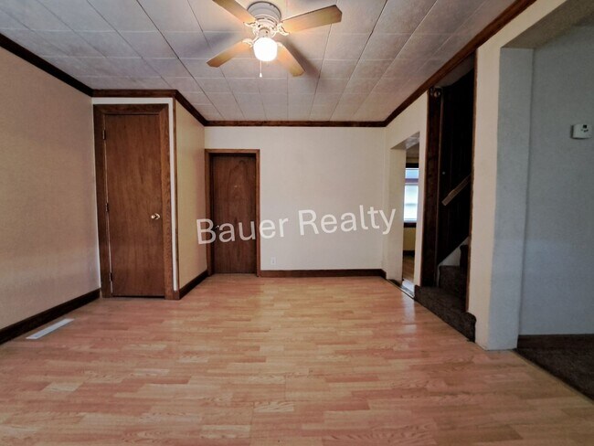 Building Photo - lh4
