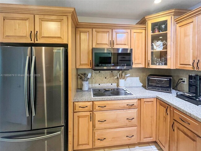 Building Photo - 4611 SW 82nd Ct