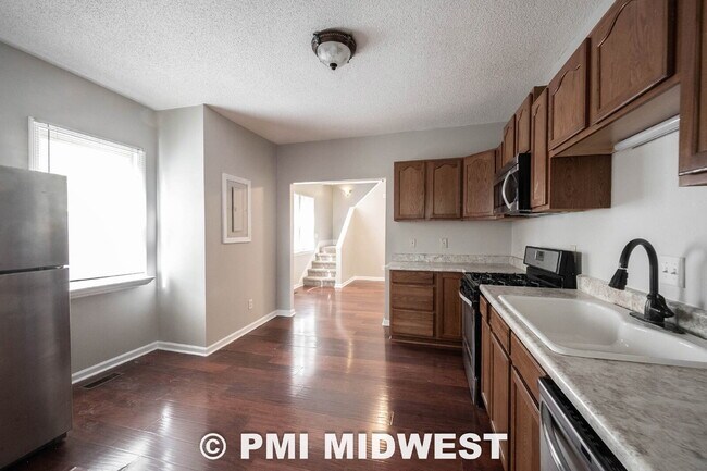 Building Photo - "Charming Urban Duplex Retreat: Cozy 2-Bedroom, 1.5-Bath Oasis in Vibrant Indianapolis!"