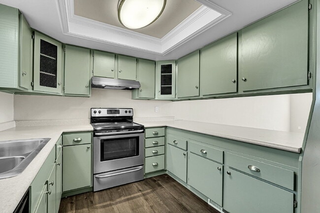 Building Photo - $1,940.95 - 3 Bed, 2 Bath Townhome In Co Springs with In Unit Laundry and Central AC!