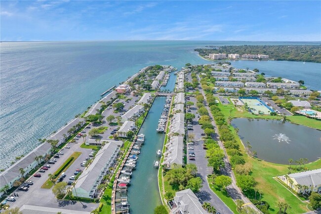 Building Photo - 4789 Coquina Key Dr SE