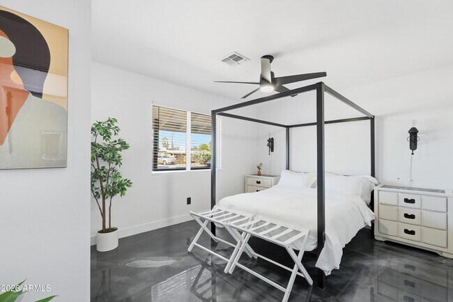 Building Photo - 2812 N 71st Pl