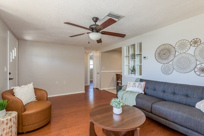 Building Photo - 1748 Colmar Dr