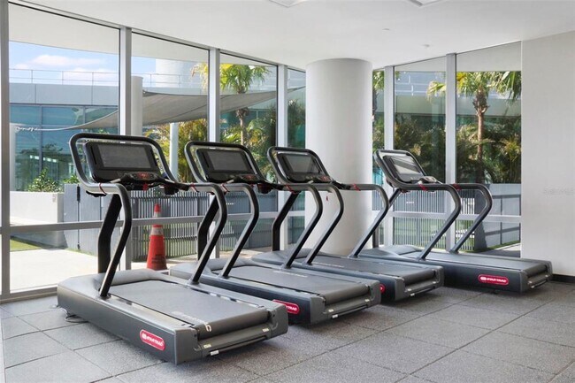 Building Photo - 400 Central Ave