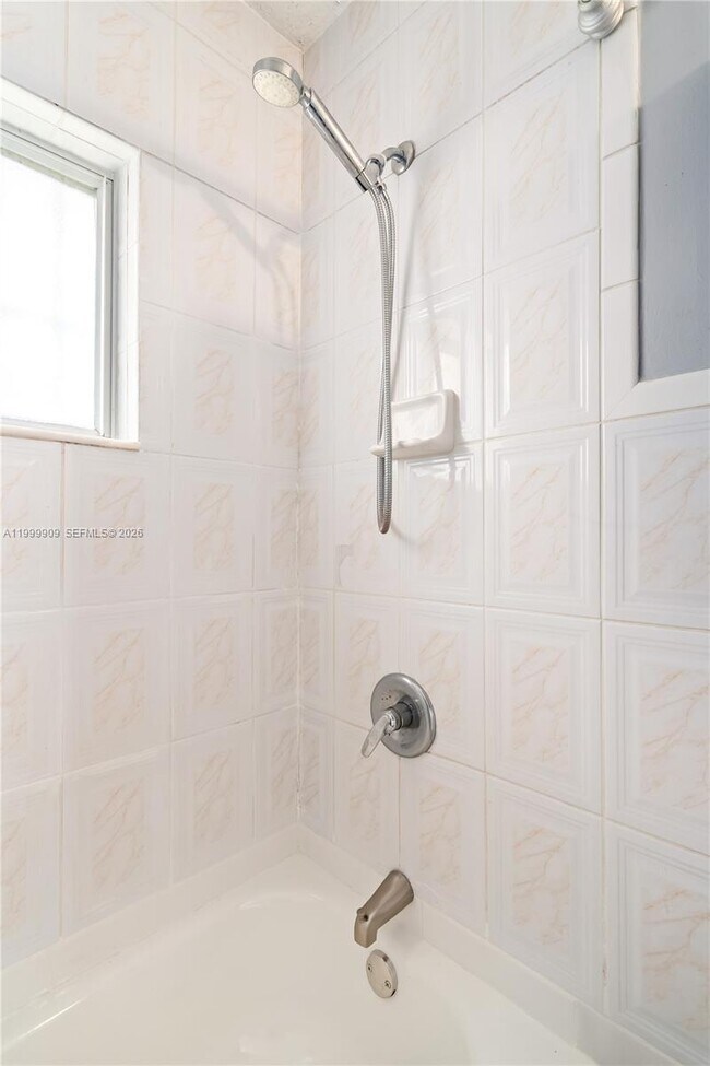 Building Photo - 760 NW 80th St