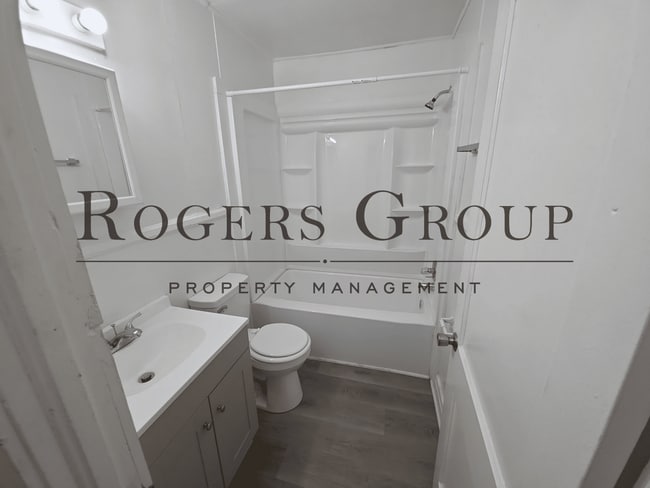 Building Photo - 980 Burr St