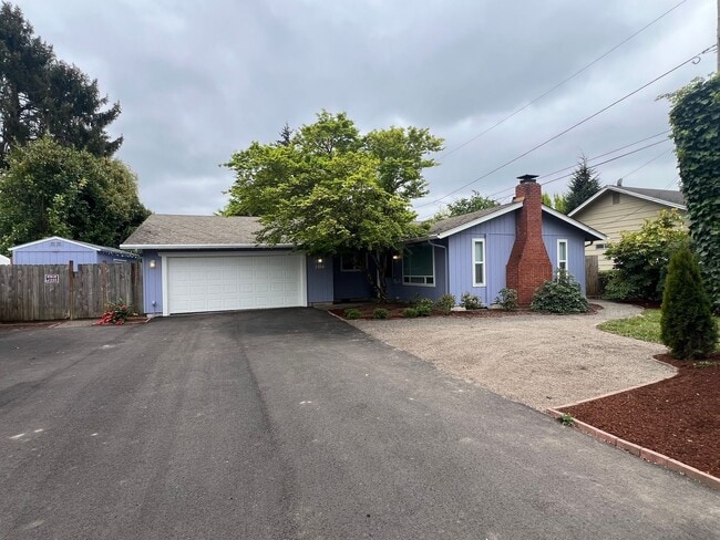 Primary Photo - Charming 3 Bedroom, 2 Bathroom Home in Fer...