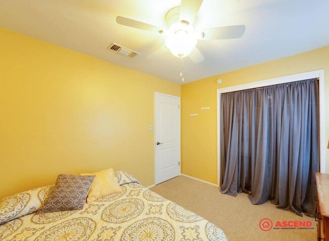 Building Photo - Phenomenal Home On The West Side of Town – Near Bakersfield Marketplace