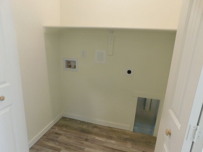 Building Photo - 2 Bed/2 Bath New Construction