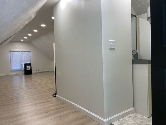 Building Photo - 1715 S 12th St