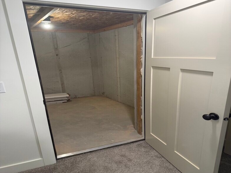 Cold Storage - 1322 E 750 S