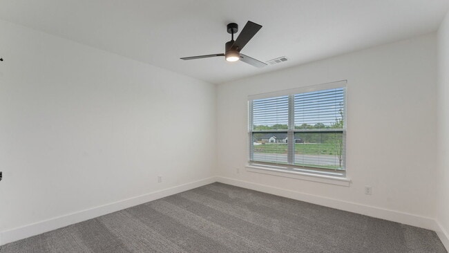 Building Photo - "Stylish 3-Bedroom Farmington Home with Gr...