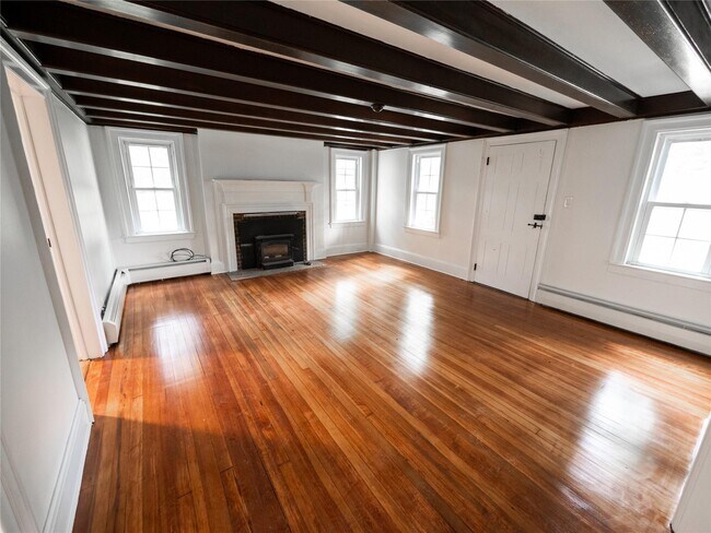Building Photo - 11 Glen Arden Dr