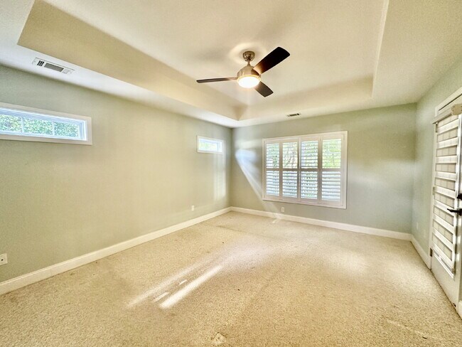 Building Photo - Charming Two Bedroom Home in Pinecrest!