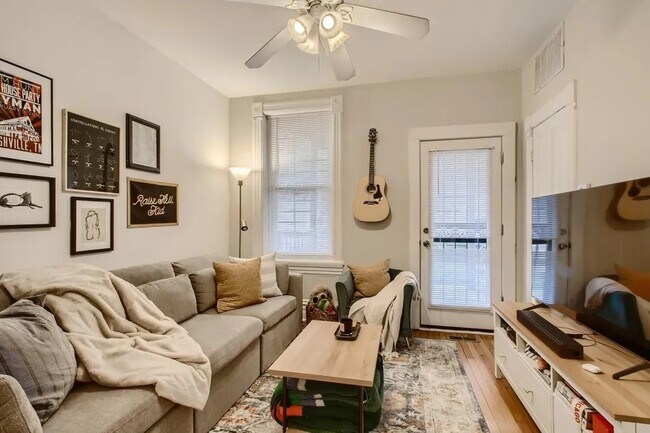 Building Photo - 1629 W Julian St