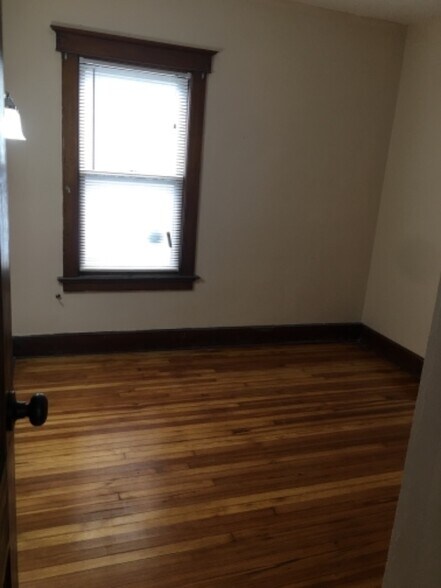 Building Photo - 50 Moeller St