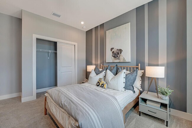 Building Photo - 923 SW Pr Ave