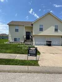 Building Photo - Charming Duplex in Pleasant Hill, MO – Your Perfect Home is Waiting for you to Tour Today!