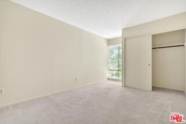 Building Photo - 2909 Arizona Ave