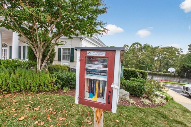 Building Photo - 23 Swanton Ln