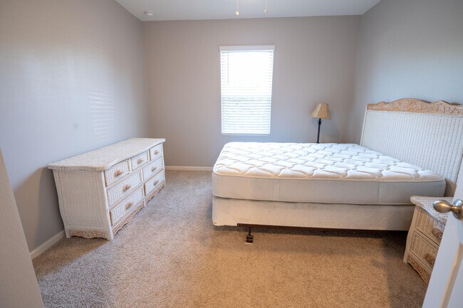 Building Photo - 1401 SE Portillo Rd