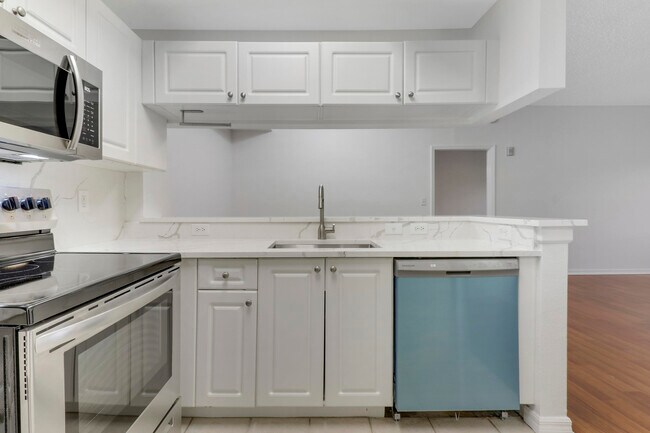 Building Photo - 2809 Amalei Dr