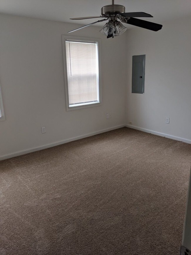 Building Photo - 4646 Minnesota Ave NE