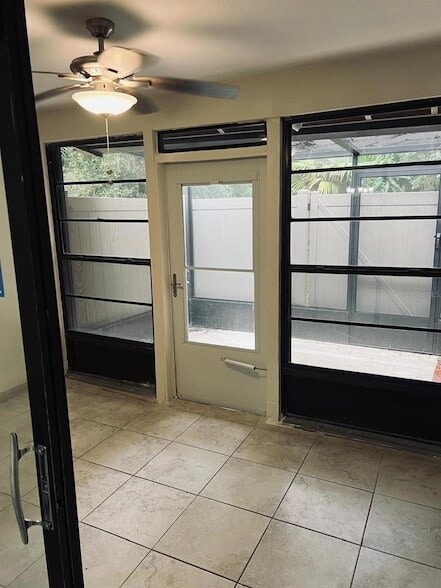 Building Photo - 131 Crown Point Cir